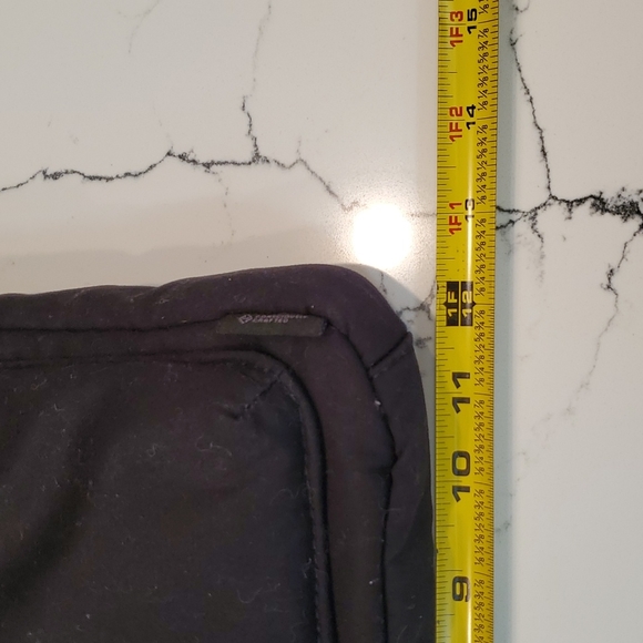 VERA BRADLEY Black ~ Zipper Closure 5-Pocket Bag with Extendable Shoulder Strap - Picture 11 of 12